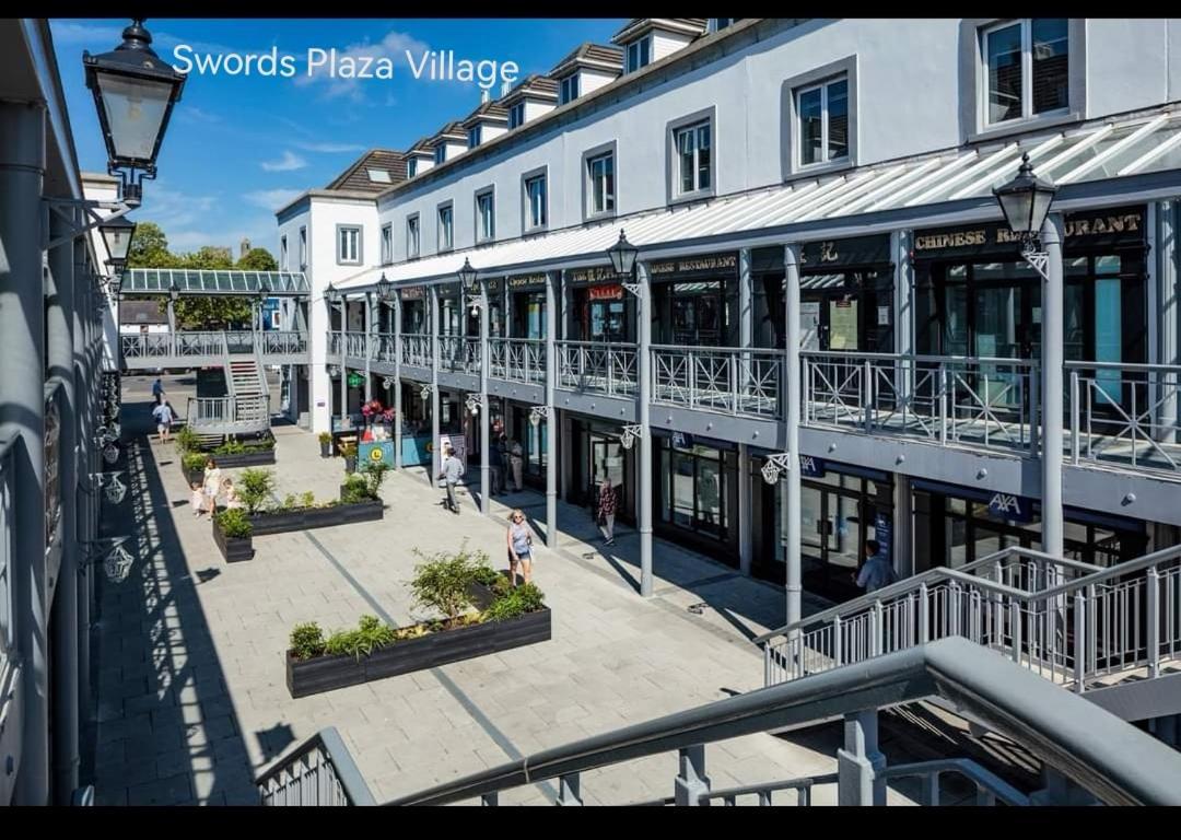 Grab House Swords Villa ภายนอก รูปภาพ