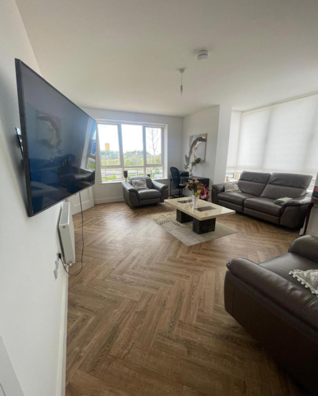 Grab House Swords Villa ภายนอก รูปภาพ